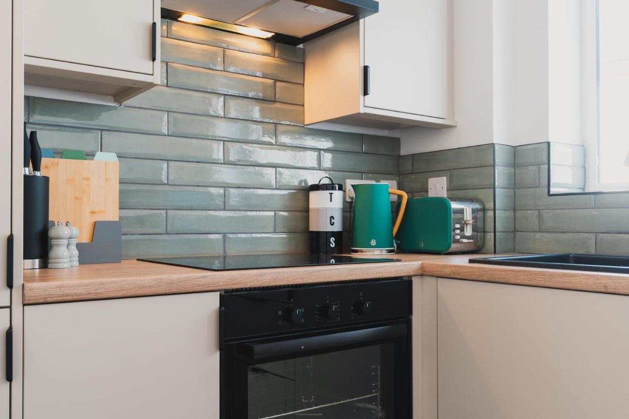 Must See Vibrant Contemporary Two Bed